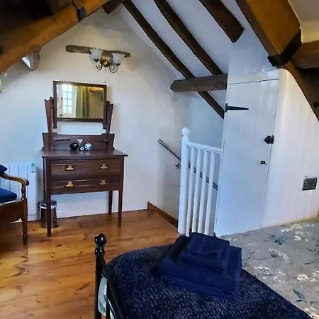 Puzzle Cottage, Quirky Dales For 2 *