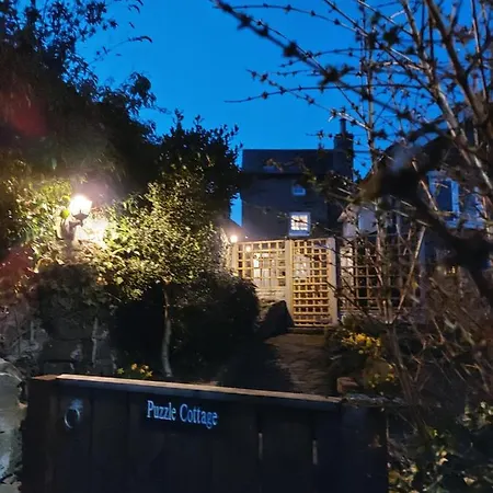 Puzzle Cottage, Quirky Dales For 2 *